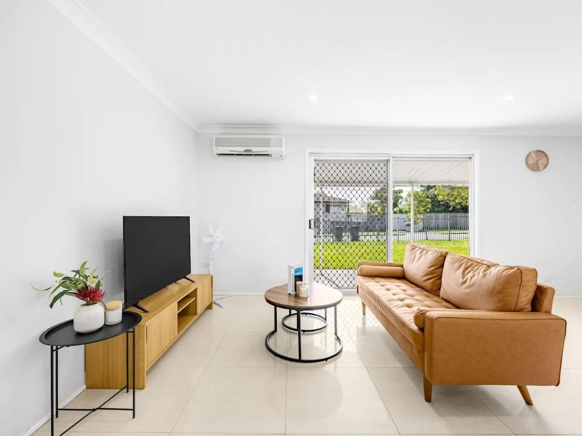 Central Sunnybank 4 Bedrooms Home, Family Friendly Brisbane