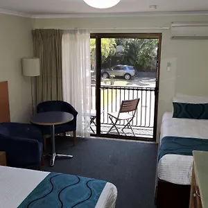 Western Airport 85 Motel